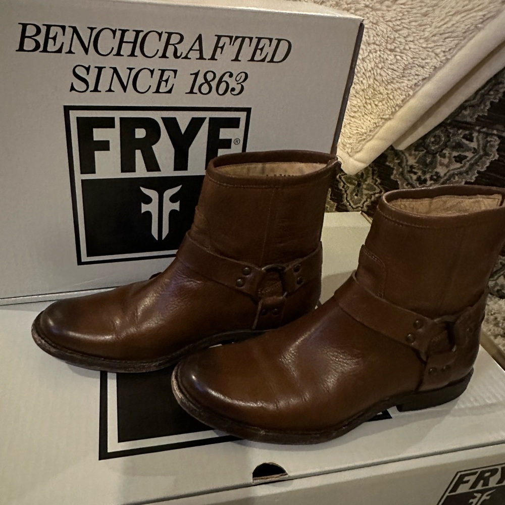 Frye boots - Vicky Engineer